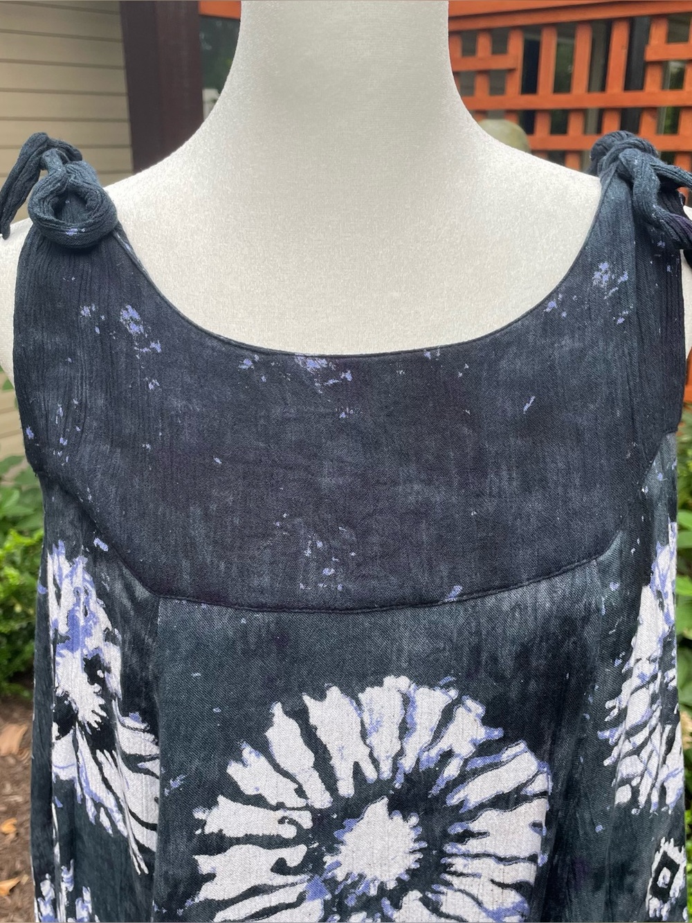 FREE PEOPLE Darjeeling Tie-Dye Swing Dress Black White Blue Like New Festival M - Picture 4 of 16